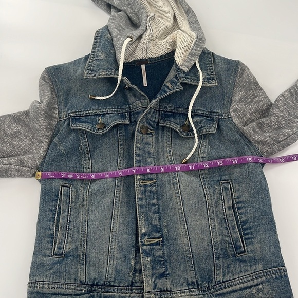 Free People Distressed Denim Jacket with Attached Knit Sleeves and Hood -s/p - Picture 6 of 11